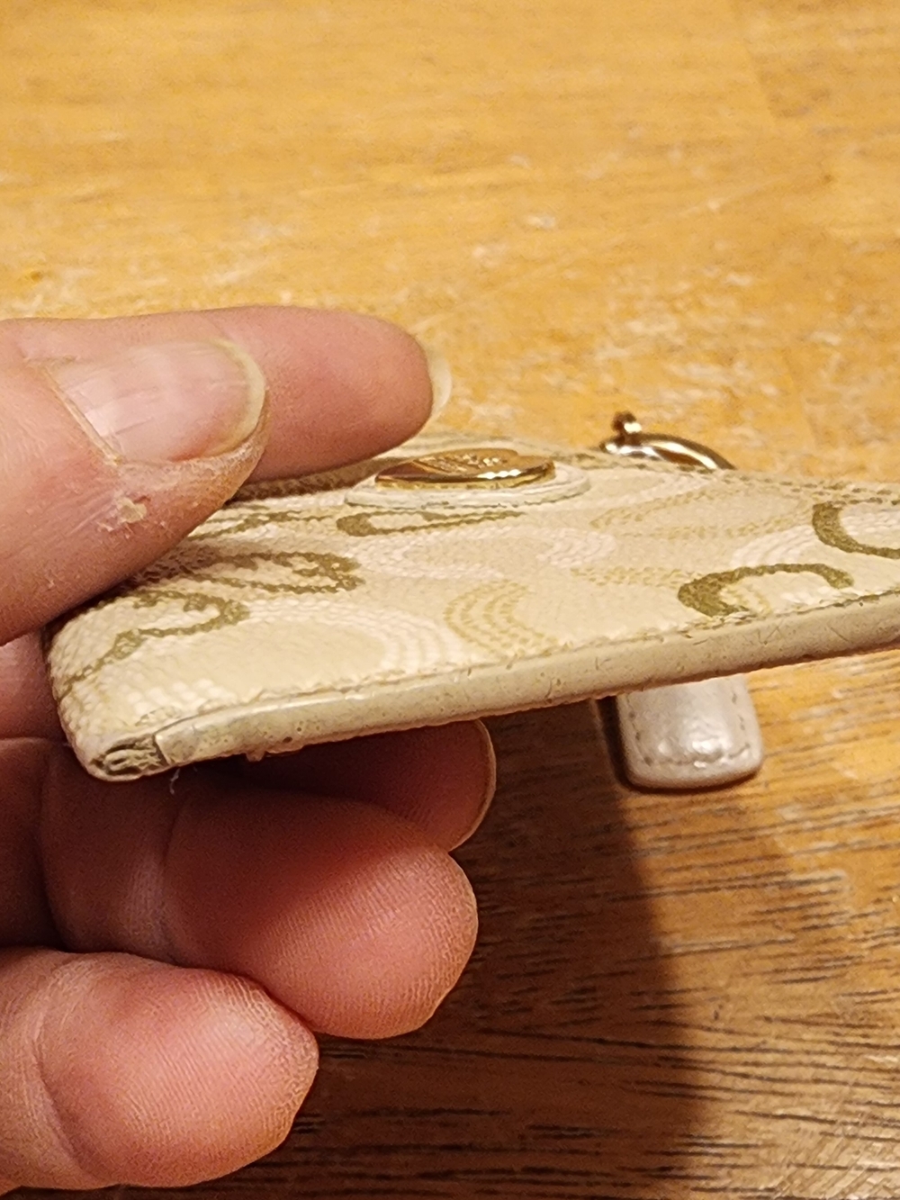 Coach Beige Heart Print Keychain Wallet signature monogram pattern & hearts. - Picture 7 of 11